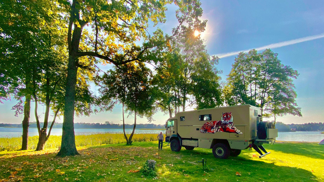 Wunderschöner Campingplatz mitten im Grünen am See.